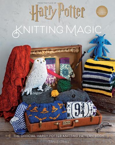 Harry Potter: Knitting Magic: The official Harry Potter knitting pattern book